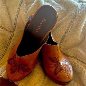 BEBE BROWN LEATHER HIGH HEEL